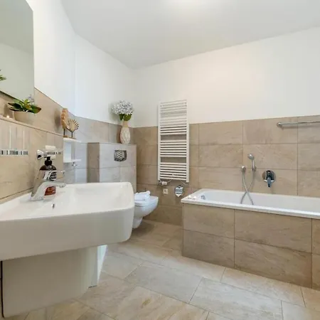 In With Swimming Pool