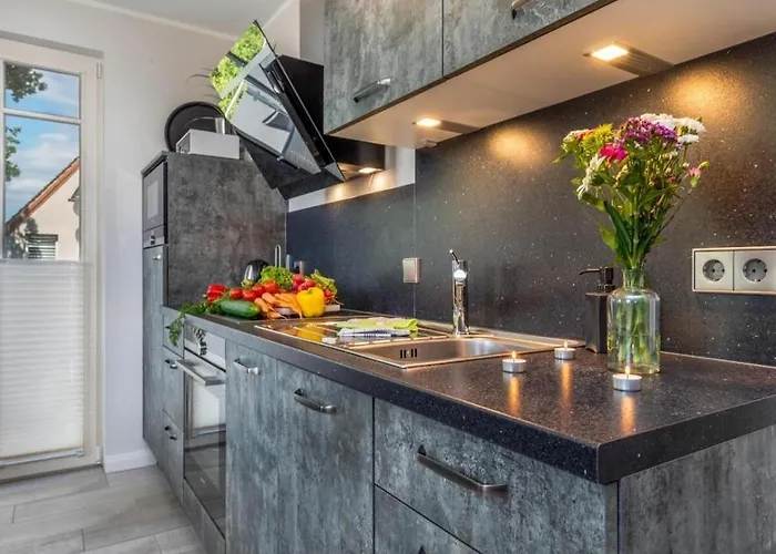 In With Swimming Pool بيت للعطل زنغست