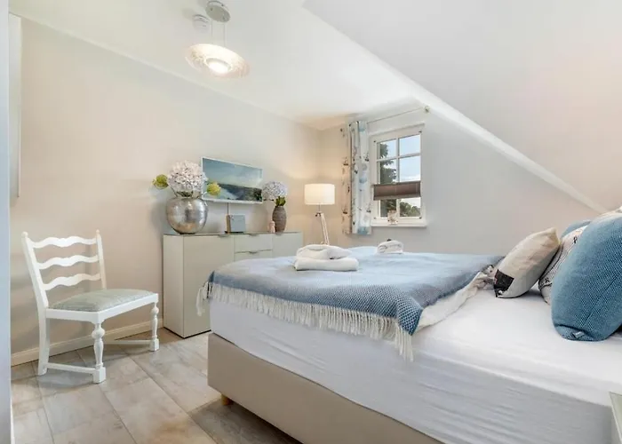 بيت للعطل In With Swimming Pool