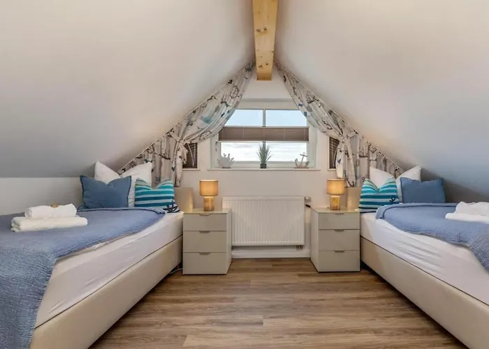 بيت للعطل In With Swimming Pool *