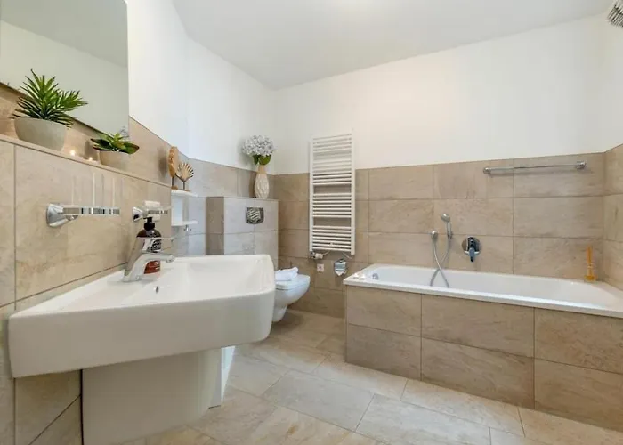 In With Swimming Pool