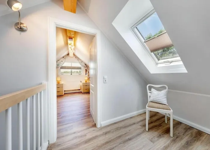 In With Swimming Pool زنغست